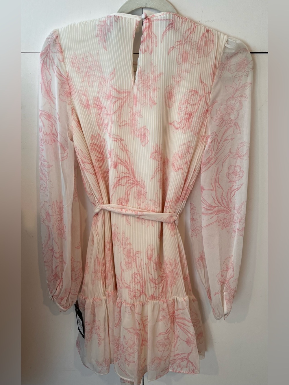 NWT BCBG coquette Floral Chiffon Mini Pleated Long Sleeve Tie Waist Romantic - Picture 10 of 14